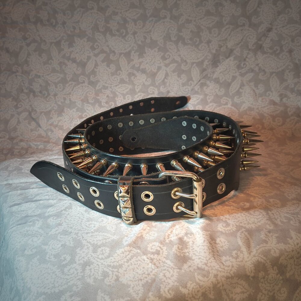 Handmade leather 2.5" with 3 row 1" spike Metal Devastation custom guitar strap - Picture 2 of 11